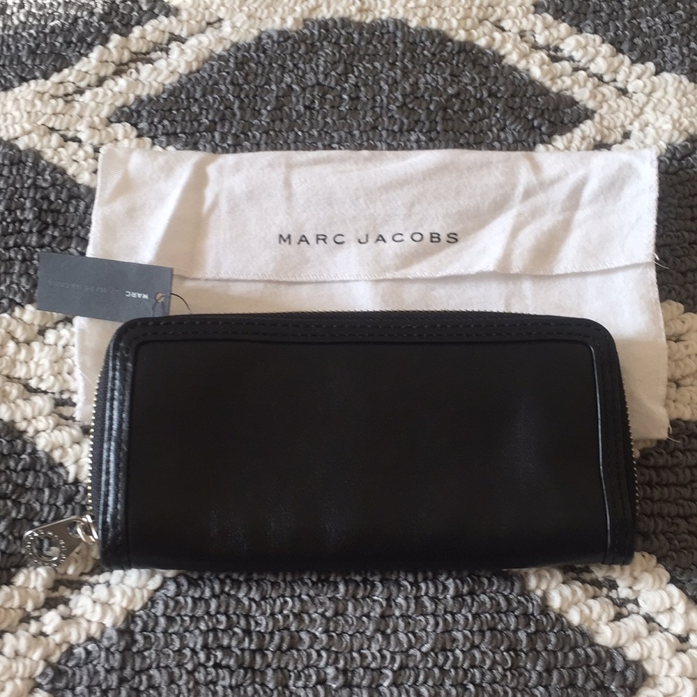 🚫SOLD🚫 (NEW) Marc Jacobs Leather Zip Wallet - Picture 7 of 8